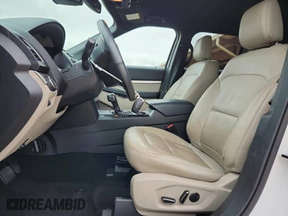 2018 Ford Explorer XLT z VIN 1FM5K7D82JGC62891, wystawiony jako Copart lot #85297175 z przebiegiem 140 079 mil mil oraz Szkoda całkowita • Salvage title. Historia ofert i sprzedaży dostępna na DreamBid. Obrazek 7.