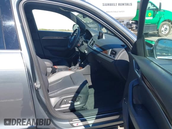 ✅ 2016 Audi Q3 Prestige • VIN: WA1GFCFS4GR020159 • Лот: 43480432. Опубликован ранее на IAAI с пробегом 60 787 миль. Бесплатный доступ к архиву аукционных продаж из США и подробный отчёт об истории автомобиля на DreamBid. Изображение 5.