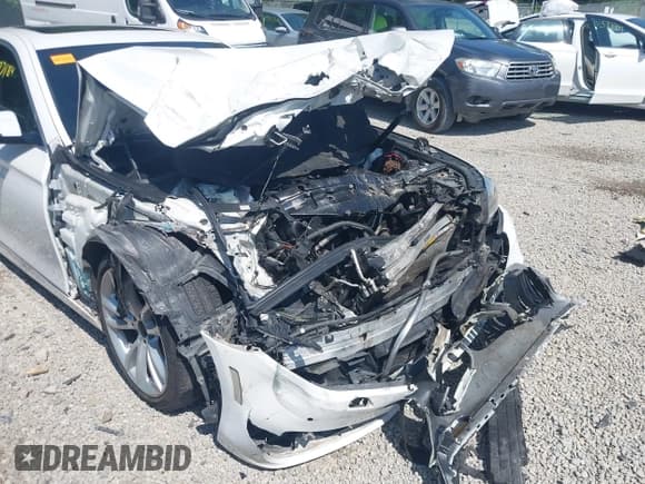 ✅ 2015 BMW 5 Series 535i xDrive • VIN: WBA5B3C50FD548071 • Lot: 42577184. Listed on IAAI with 147,699 mi. Free auction sales archive from the USA and detailed vehicle history report at DreamBid. Image 18.