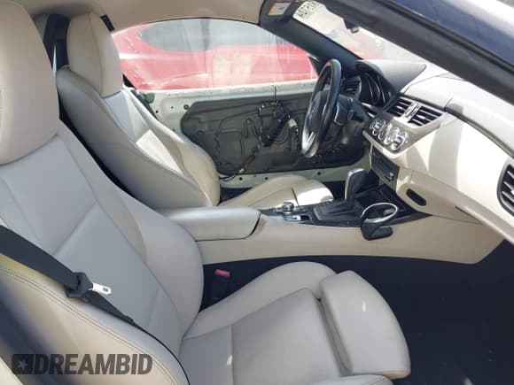 ✅ 2011 BMW Z4 sDrive30i • VIN: WBALM5C55BE380154 • Lot: 41815724. Listed on IAAI with 118,062 mi. Free auction sales archive from the USA and detailed vehicle history report at DreamBid. Image 5.