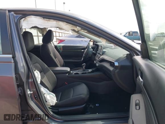 ✅ 2024 Nissan Altima SV • VIN: 1N4BL4DV0RN370710 • Lot: 43688728. Listed on IAAI with 53,950 mi. Free auction sales archive from the USA and detailed vehicle history report at DreamBid. Image 5.