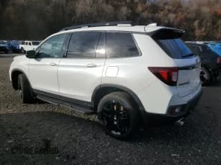 ✅ 2024 Honda Passport Black Edition • VIN: 5FNYF8H81RB013770 • Lot: 93642625. Wystawiony na Copart z przebiegiem Nie podano. Bezpłatny archiwum sprzedaży aukcyjnych z USA i szczegółowy raport historii pojazdu na DreamBid. Zdjęcie 2.