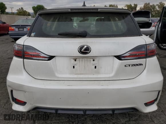 ✅ 2016 Lexus CT 200h • VIN: JTHKD5BH6G2278833 • Лот: 70747865. Опубликован ранее на Copart с пробегом 171 073 миль. Бесплатный доступ к архиву аукционных продаж из США и подробный отчёт об истории автомобиля на DreamBid. Изображение 6.