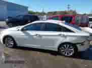 2013 Hyundai Sonata SE z VIN 5NPEC4AC0DH691181, wystawiony jako IAAI lot #43492376 z przebiegiem 138 400 mil mil oraz . Historia ofert i sprzedaży dostępna na DreamBid. Obrazek 15.