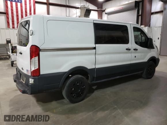 ✅ 2015 Ford Transit Cargo • VIN: 1FTNR1YM7FKB03812 • Лот: 56453835. Опубликован ранее на Copart с пробегом 139 412 миль. Бесплатный доступ к архиву аукционных продаж из США и подробный отчёт об истории автомобиля на DreamBid. Изображение 3.