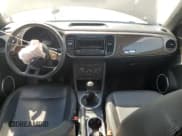 ✅ 2012 Volkswagen Beetle 2.5L • VIN: 3VWHX7AT2CM616099 • Лот: 56421455. Опубликован ранее на Copart с пробегом 225 279 миль. Бесплатный доступ к архиву аукционных продаж из США и подробный отчёт об истории автомобиля на DreamBid. Изображение 8.