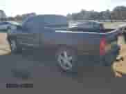 2004 Chevrolet Silverado 1500 LS z VIN 1GCEC14V74Z103166, wystawiony jako Copart lot #77694504 z przebiegiem 327 931 mil mil oraz Czysty tytuł • Clean title. Historia ofert i sprzedaży dostępna na DreamBid. Obrazek 2.