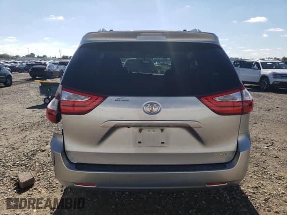 ✅ 2015 Toyota Sienna LE • VIN: 5TDKK3DC5FS680542 • Lot: 86892505. Listed on Copart with 120,017 mi. Free auction sales archive from the USA and detailed vehicle history report at DreamBid. Image 6.