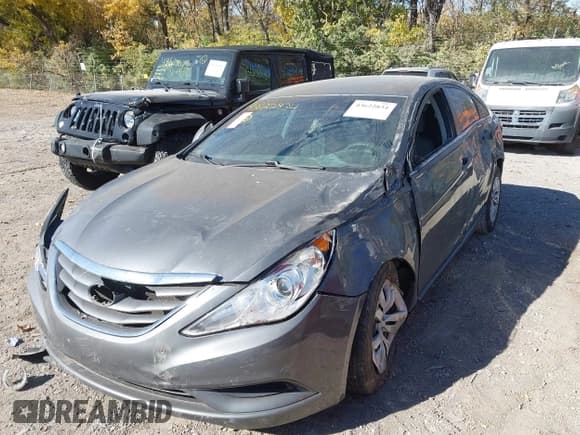 ✅ 2011 Hyundai Sonata GLS • VIN: 5NPEB4AC9BH119848 • Lot: 43622834. Listed on IAAI with 204,854 mi. Free auction sales archive from the USA and detailed vehicle history report at DreamBid. Image 2.