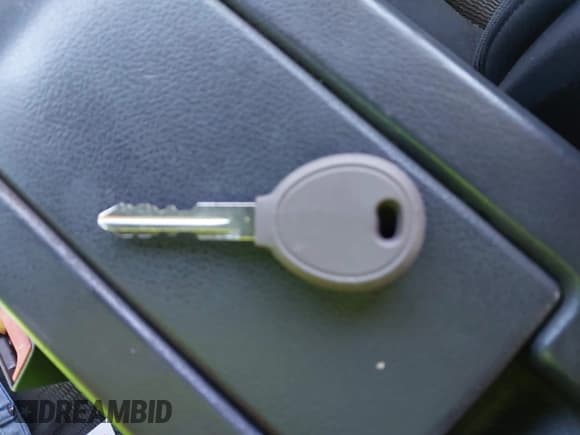 ✅ 2008 Dodge Caliber SXT • VIN: 1B3HB48B88D683307 • Лот: 41214044. Опубликован ранее на IAAI с пробегом 173 668 миль. Бесплатный доступ к архиву аукционных продаж из США и подробный отчёт об истории автомобиля на DreamBid. Изображение 11.