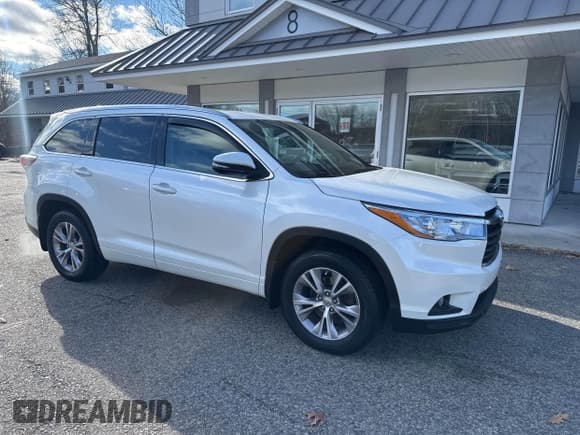 ✅ 2015 Toyota Highlander XLE • VIN: 5TDJKRFHXFS168878 • Лот: 43732761. Опубликован ранее на IAAI с пробегом 241 991 миль. Бесплатный доступ к архиву аукционных продаж из США и подробный отчёт об истории автомобиля на DreamBid. Изображение 1.