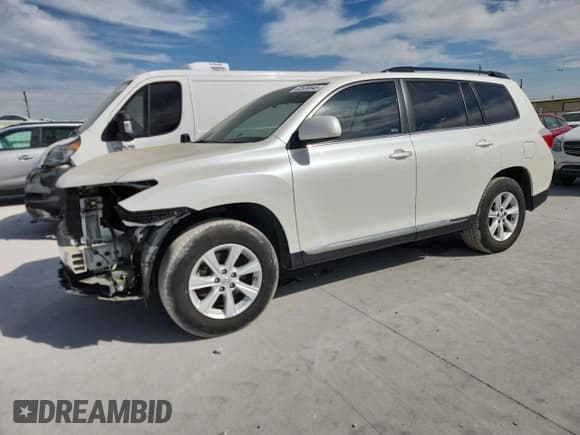 ✅ 2013 Toyota Highlander SE • VIN: 5TDZK3EH7DS094463 • Лот: 82536645. Опубликован ранее на Copart с пробегом 70 272 миль. Бесплатный доступ к архиву аукционных продаж из США и подробный отчёт об истории автомобиля на DreamBid. Изображение 1.