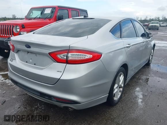✅ 2016 Ford Fusion SE • VIN: 3FA6P0H71GR331371 • Lot: 43761726. Listed on IAAI with 218,242 mi. Free auction sales archive from the USA and detailed vehicle history report at DreamBid. Image 4.
