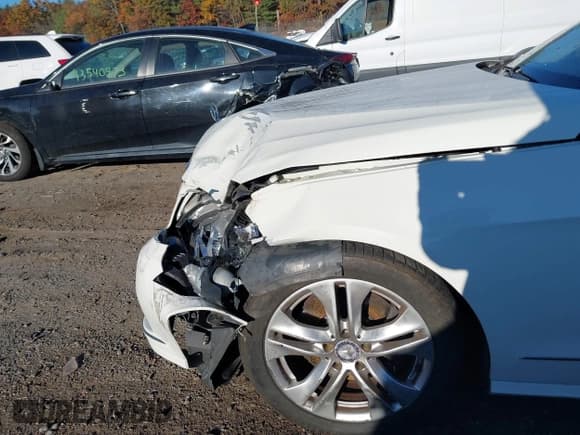 ✅ 2010 Mercedes-Benz E 350 Sport • VIN: WDDHF8HB4AA153276 • Лот: 43539967. Опубликован ранее на IAAI с пробегом 205 464 миль. Бесплатный доступ к архиву аукционных продаж из США и подробный отчёт об истории автомобиля на DreamBid. Изображение 6.