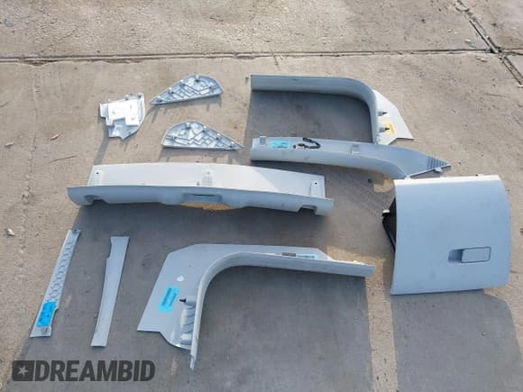 ✅ 2019 Jeep Compass Altitude • VIN: 3C4NJCBB7KT706519 • Lot: 41636111. Wystawiony na IAAI z przebiegiem Nie podano. Bezpłatny archiwum sprzedaży aukcyjnych z USA i szczegółowy raport historii pojazdu na DreamBid. Zdjęcie 12.