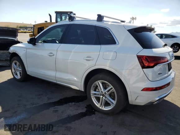 ✅ 2024 Audi Q5 S line Premium • VIN: WA1G2AFY5R2075879 • Lot: 71729405. Wystawiony na Copart z przebiegiem 19 075 mil. Bezpłatny archiwum sprzedaży aukcyjnych z USA i szczegółowy raport historii pojazdu na DreamBid. Zdjęcie 2.