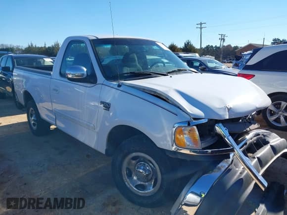 ✅ 2001 Ford F-150 XL • VIN: 1FTRF17L61NB04122 • Лот: 38304103. Опубликован ранее на IAAI с пробегом 186 816 миль. Бесплатный доступ к архиву аукционных продаж из США и подробный отчёт об истории автомобиля на DreamBid. Изображение 1.