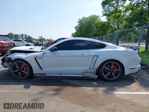 ✅ 2016 Ford Mustang GT • VIN: 1FA6P8CF9G5272327 • Lot: 42656800. Wystawiony na IAAI z przebiegiem 86 888 mil. Bezpłatny archiwum sprzedaży aukcyjnych z USA i szczegółowy raport historii pojazdu na DreamBid. Zdjęcie 14.