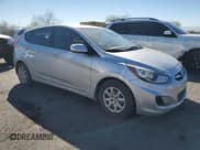 ✅ 2013 Hyundai Accent GS • VIN: KMHCT5AE3DU107372 • Lot: 90886395. Wystawiony na Copart z przebiegiem 84 781 mil. Bezpłatny archiwum sprzedaży aukcyjnych z USA i szczegółowy raport historii pojazdu na DreamBid. Zdjęcie 4.