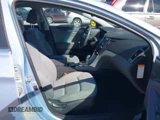 2014 Hyundai Sonata с VIN KMHEC4A4XEA117524, выставлен на аукционе IAAI как лот 43379455 с пробегом 135 651 миль миль и . История ставок и продаж доступна на DreamBid. Изображение 5.