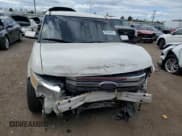 ✅ 2009 Ford Flex SEL • VIN: 2FMEK62C69BB08916 • Lot: 68946685. Wystawiony na Copart z przebiegiem 218 999 mil. Bezpłatny archiwum sprzedaży aukcyjnych z USA i szczegółowy raport historii pojazdu na DreamBid. Zdjęcie 5.