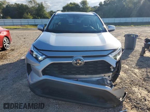 ✅ 2024 Toyota RAV4 XLE • VIN: 2T3W1RFV6RC299826 • Lot: 90434955. Listed on Copart with 5,839 mi. Free auction sales archive from the USA and detailed vehicle history report at DreamBid. Image 5.