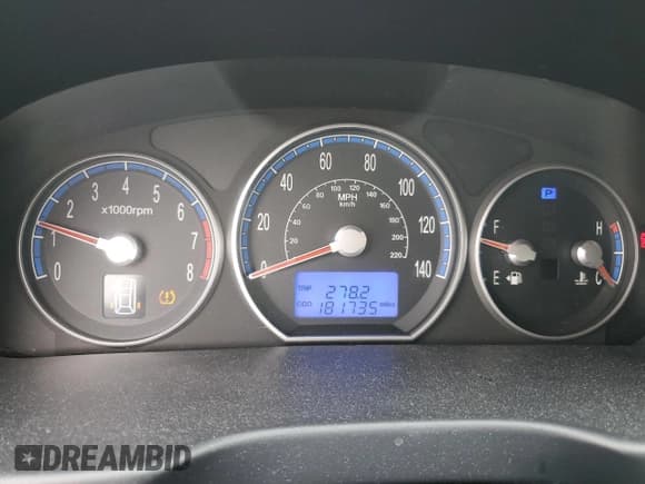 ✅ 2008 Hyundai Santa Fe GLS • VIN: 5NMSG13D28H219353 • Lot: 79215824. Listed on Copart with 181,735 mi. Free auction sales archive from the USA and detailed vehicle history report at DreamBid. Image 9.