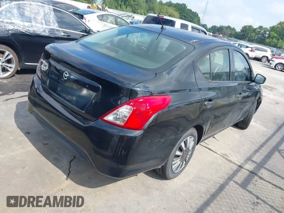 ✅ 2016 Nissan Versa S • VIN: 3N1CN7AP3GL901172 • Lot: 43035587. Listed on IAAI with 175,154 mi. Free auction sales archive from the USA and detailed vehicle history report at DreamBid. Image 4.