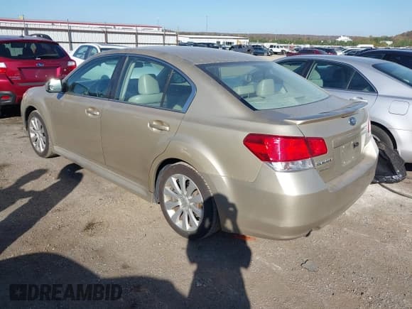 ✅ 2010 Subaru Legacy Limited Moon • VIN: 4S3BMCK65A3225840 • Lot: 43639761. Wystawiony na IAAI z przebiegiem 234 982 mil. Bezpłatny archiwum sprzedaży aukcyjnych z USA i szczegółowy raport historii pojazdu na DreamBid. Zdjęcie 3.