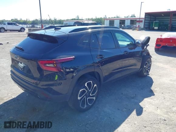 ✅ 2024 Chevrolet Trax 2RS • VIN: KL77LJE26RC212710 • Лот: 43695229. Опубликован ранее на IAAI с пробегом 34 866 миль. Бесплатный доступ к архиву аукционных продаж из США и подробный отчёт об истории автомобиля на DreamBid. Изображение 4.