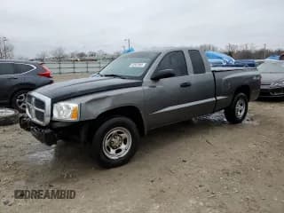 ✅ 2005 Dodge Dakota • VIN: 1D7HW22N35S271576 • Lot: 43597885. Listed on Copart with 139,978 mi. Free auction sales archive from the USA and detailed vehicle history report at DreamBid. Image 1.