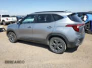 ✅ 2024 Kia Seltos S • VIN: KNDEUCAA9R7585989 • Лот: 69428815. Опубликован ранее на Copart с пробегом 41 122 миль. Бесплатный доступ к архиву аукционных продаж из США и подробный отчёт об истории автомобиля на DreamBid. Изображение 2.