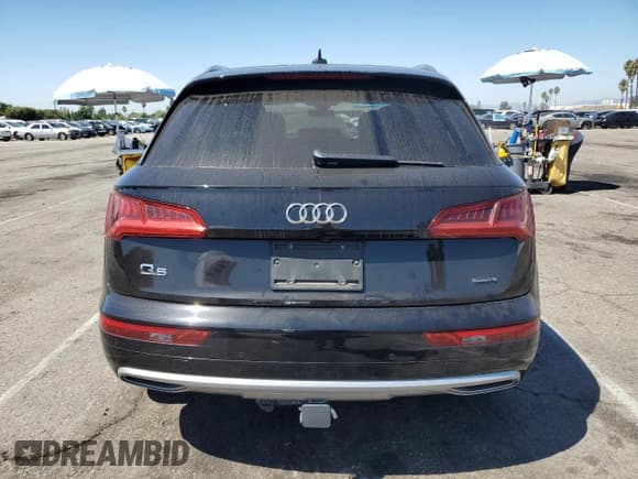 ✅ 2020 Audi Q5 Premium Plus • VIN: WA1BNAFY3L2027872 • Lot: 71700135. Wystawiony na Copart z przebiegiem 56 047 mil. Bezpłatny archiwum sprzedaży aukcyjnych z USA i szczegółowy raport historii pojazdu na DreamBid. Zdjęcie 6.