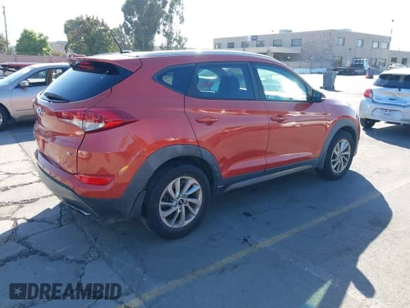 2016 Hyundai Tucson Limited z VIN KM8J33A20GU229712, wystawiony jako IAAI lot #42858852 z przebiegiem 102 042 mil mil oraz . Historia ofert i sprzedaży dostępna na DreamBid. Obrazek 4.