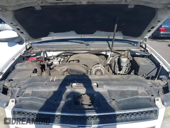 ✅ 2011 Chevrolet Suburban LT • VIN: 1GNSKJE30BR208994 • Lot: 43551916. Wystawiony na IAAI z przebiegiem 239 030 mil. Bezpłatny archiwum sprzedaży aukcyjnych z USA i szczegółowy raport historii pojazdu na DreamBid. Zdjęcie 10.