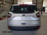✅ 2017 Ford Escape S • VIN: 1FMCU0F77HUC66296 • Lot: 59171395. Wystawiony na Copart z przebiegiem 74 056 mil. Bezpłatny archiwum sprzedaży aukcyjnych z USA i szczegółowy raport historii pojazdu na DreamBid. Zdjęcie 6.
