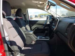 2019 Chevrolet Colorado 2WD LT с VIN 1GCGSCEN7K1246037, выставлен на аукционе IAAI как лот 43437453 с пробегом 56 089 миль миль и . История ставок и продаж доступна на DreamBid. Изображение 5.