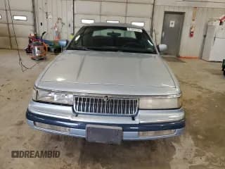 ✅ 1992 Mercury Grand Marquis GS • VIN: 2MECM74W0NX709785 • Lot: 81933734. Wystawiony na Copart z przebiegiem 66 960 mil. Bezpłatny archiwum sprzedaży aukcyjnych z USA i szczegółowy raport historii pojazdu na DreamBid. Zdjęcie 5.