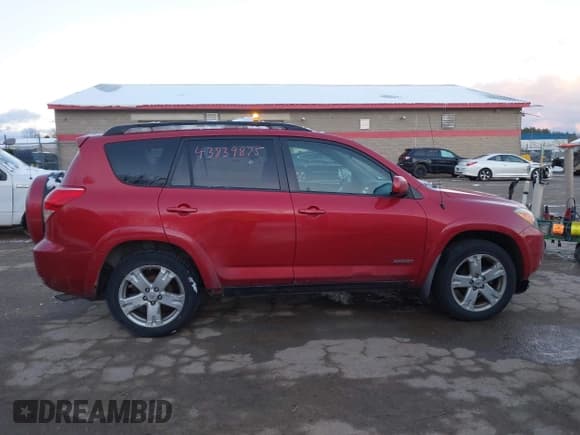 ✅ 2008 Toyota RAV4 Sport • VIN: JTMBD32V486068768 • Лот: 43839875. Опубликован ранее на IAAI с пробегом 163 065 миль. Бесплатный доступ к архиву аукционных продаж из США и подробный отчёт об истории автомобиля на DreamBid. Изображение 14.