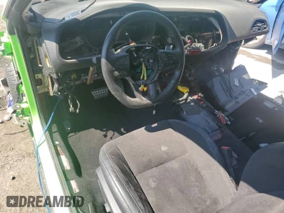 2018 Dodge Challenger T/A 392 z VIN 2C3CDZFJ4JH204405, wystawiony jako Copart lot #67853964 z przebiegiem Nie podano mil oraz Szkoda całkowita • Salvage title. Historia ofert i sprzedaży dostępna na DreamBid. Obrazek 8.