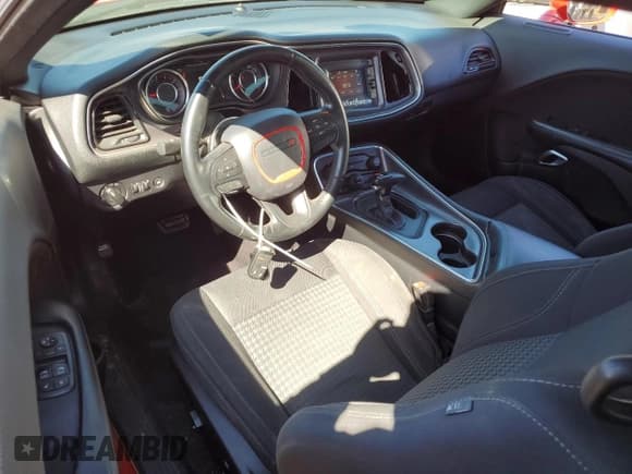 ✅ 2016 Dodge Challenger SXT Plus • VIN: 2C3CDZAG5GH137463 • Lot: 51076654. Wystawiony na Copart z przebiegiem 166 114 mil. Bezpłatny archiwum sprzedaży aukcyjnych z USA i szczegółowy raport historii pojazdu na DreamBid. Zdjęcie 8.