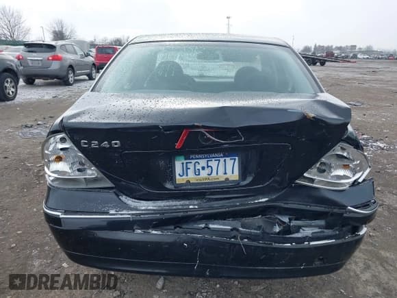 ✅ 2002 Mercedes-Benz C 230/260/280/320 • VIN: WDBRF61J12E005521 • Lot: 41606271. Wystawiony na IAAI z przebiegiem 122 569 mil. Bezpłatny archiwum sprzedaży aukcyjnych z USA i szczegółowy raport historii pojazdu na DreamBid. Zdjęcie 6.