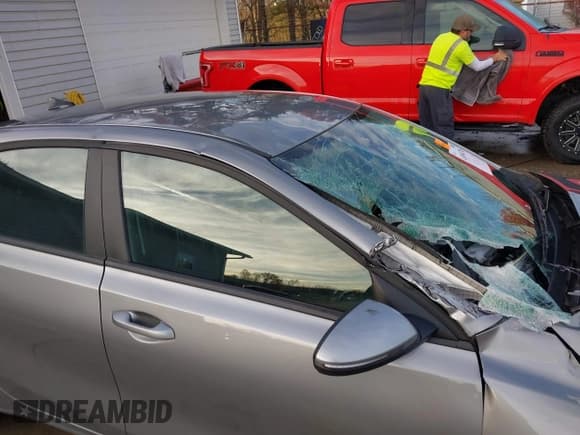 ✅ 2024 Kia Forte LXS • VIN: 3KPF24AD6RE809049 • Lot: 43694745. Wystawiony na IAAI z przebiegiem 22 797 mil. Bezpłatny archiwum sprzedaży aukcyjnych z USA i szczegółowy raport historii pojazdu na DreamBid. Zdjęcie 18.