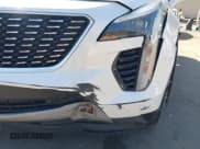 ✅ 2020 Cadillac XT4 FWD Premium Luxury • VIN: 1GYFZCR42LF133877 • Lot: 43279425. Wystawiony na IAAI z przebiegiem 85 741 mil. Bezpłatny archiwum sprzedaży aukcyjnych z USA i szczegółowy raport historii pojazdu na DreamBid. Zdjęcie 6.