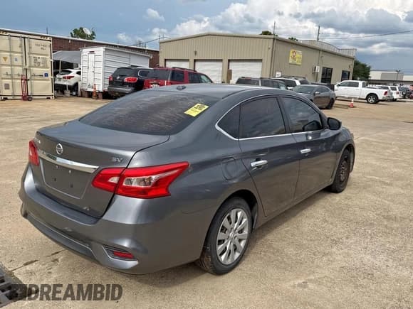 ✅ 2017 Nissan Sentra SV • VIN: 3N1AB7AP8HL663126 • Лот: 80017945. Опубликован ранее на Copart с пробегом 108 274 миль. Бесплатный доступ к архиву аукционных продаж из США и подробный отчёт об истории автомобиля на DreamBid. Изображение 4.