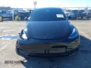 ✅ 2023 Tesla Model Y Performance • VIN: 7SAYGDEF7PF908219 • Lot: 43480279. Wystawiony na IAAI z przebiegiem 28 465 mil. Bezpłatny archiwum sprzedaży aukcyjnych z USA i szczegółowy raport historii pojazdu na DreamBid. Zdjęcie 13.