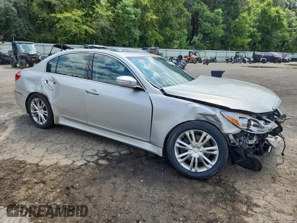 ✅ 2013 Hyundai Genesis 3.8L • VIN: KMHGC4DD4DU257215 • Lot: 70914985. Wystawiony na Copart z przebiegiem 120 895 mil. Bezpłatny archiwum sprzedaży aukcyjnych z USA i szczegółowy raport historii pojazdu na DreamBid. Zdjęcie 4.