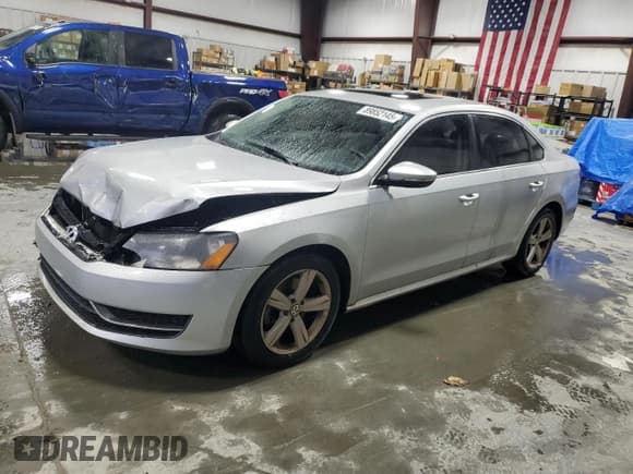 ✅ 2012 Volkswagen Passat SE • VIN: 1VWBP7A3XCC073589 • Lot: 89852145. Wystawiony na Copart z przebiegiem 209 822 mil. Bezpłatny archiwum sprzedaży aukcyjnych z USA i szczegółowy raport historii pojazdu na DreamBid. Zdjęcie 1.