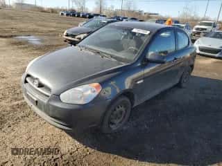 2011 Hyundai Accent L z VIN KMHCN3BC0BU202951, wystawiony jako Copart lot #77467344 z przebiegiem 134 873 mil mil oraz Szkoda całkowita • Salvage title. Historia ofert i sprzedaży dostępna na DreamBid. Obrazek 1.