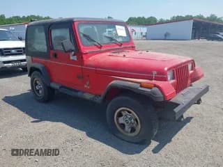 ✅ 1995 Jeep Wrangler S • VIN: 1J4FY19P9SP321158 • Lot: 42320918. Listed on IAAI with 189,918 mi. Free auction sales archive from the USA and detailed vehicle history report at DreamBid. Image 1.